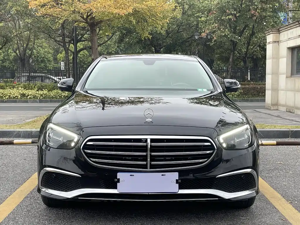 Mercedes-Benz E-Class 2023 — фото 13