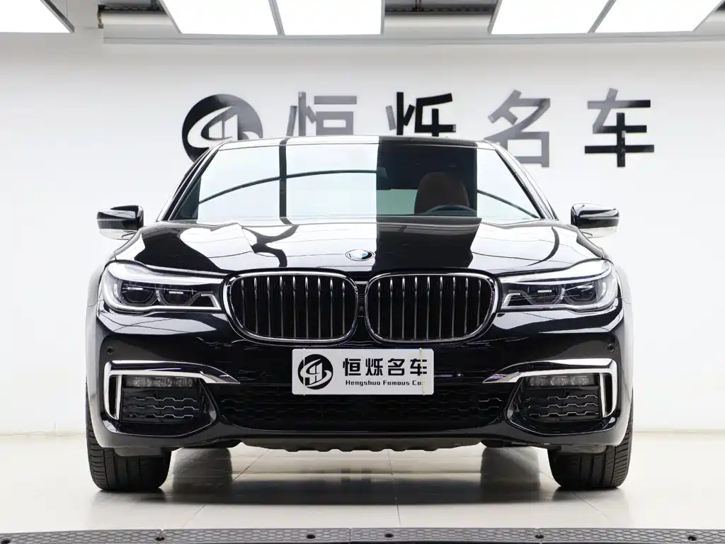 BMW 7 Series 2018 — фото 32