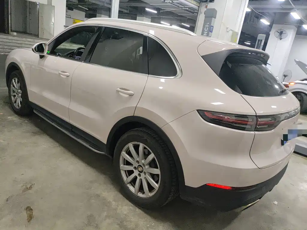 Porsche Cayenne 2019 — фото 14