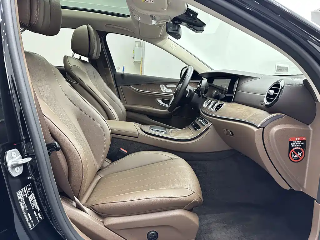 Mercedes-Benz E-Class 2021 — фото 14