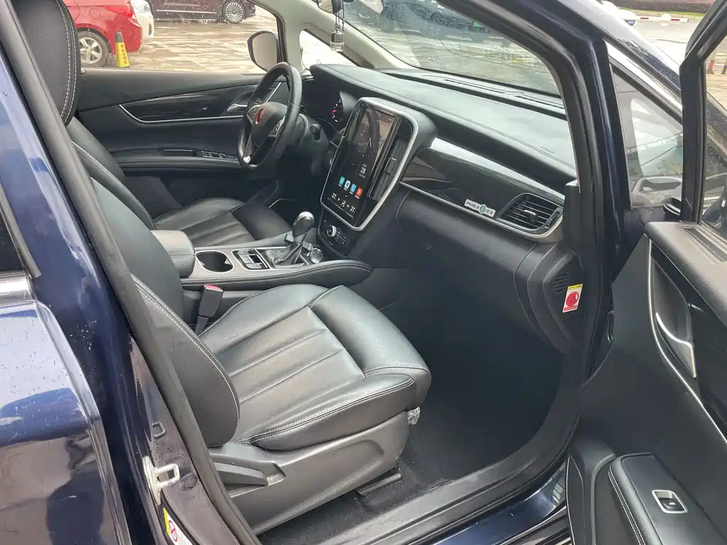 BYD MAX 2018