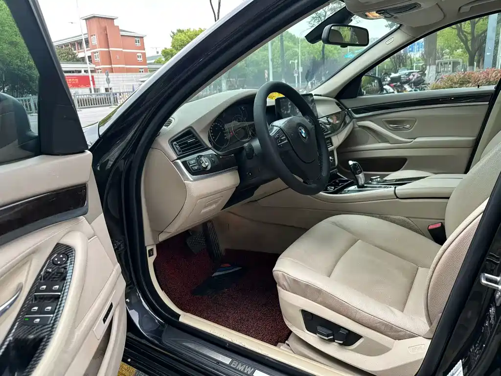BMW 5 Series 2011