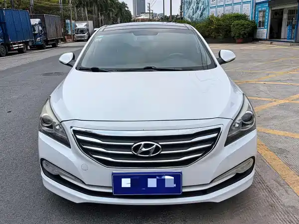 Hyundai Mistra 2014