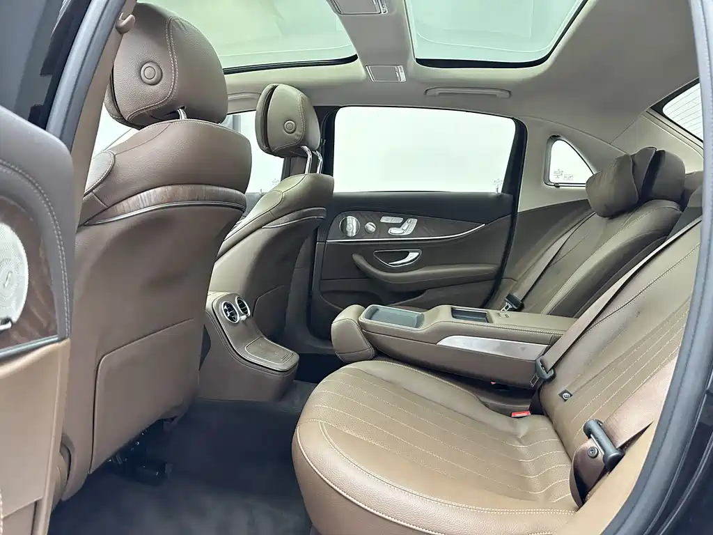 Mercedes-Benz E-Class 2021 — фото 11