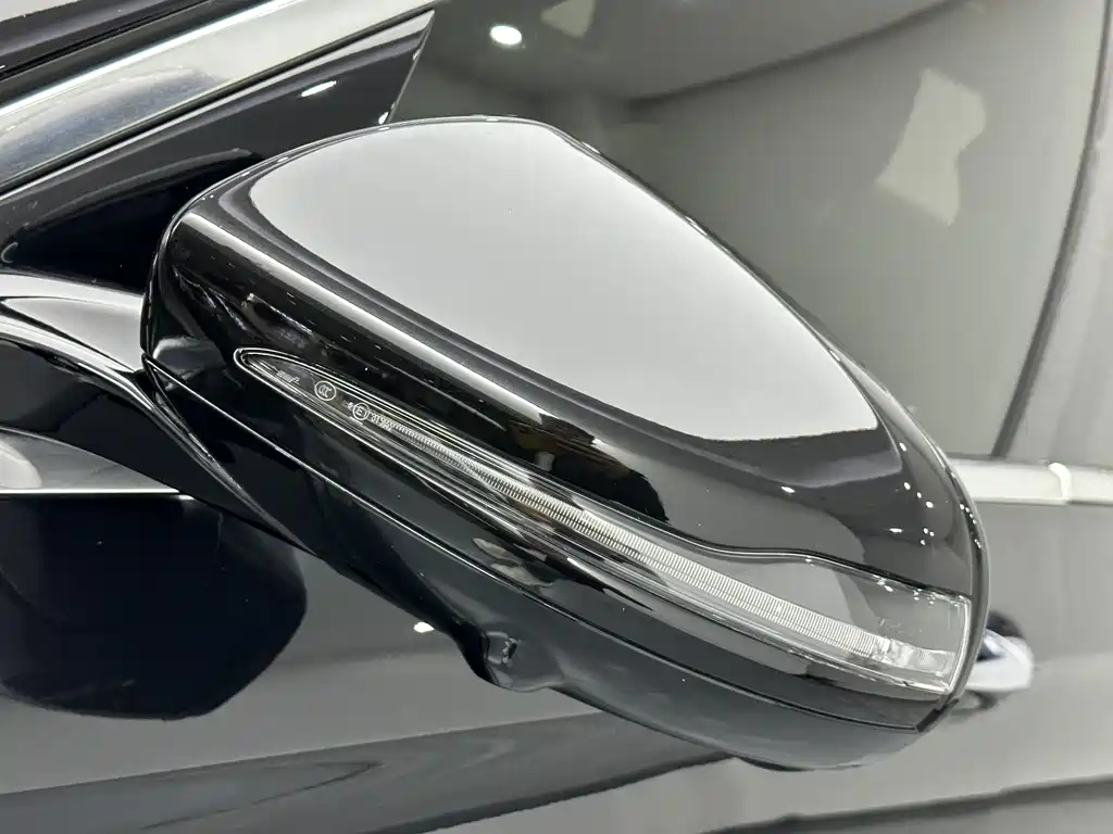Mercedes-Benz E-Class 2021 — фото 23