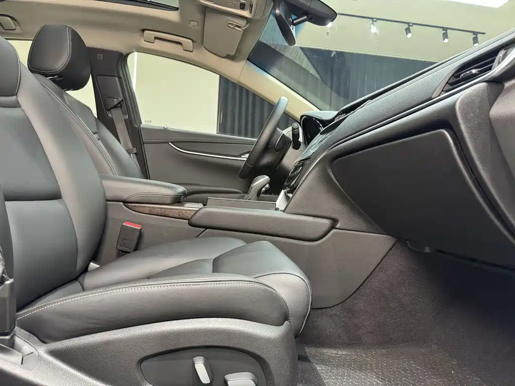 Cadillac XTS 2019 — фото 35