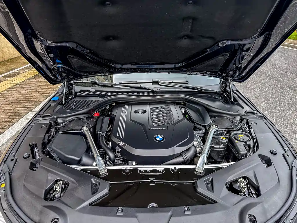 BMW 8 Series 2022 — фото 16