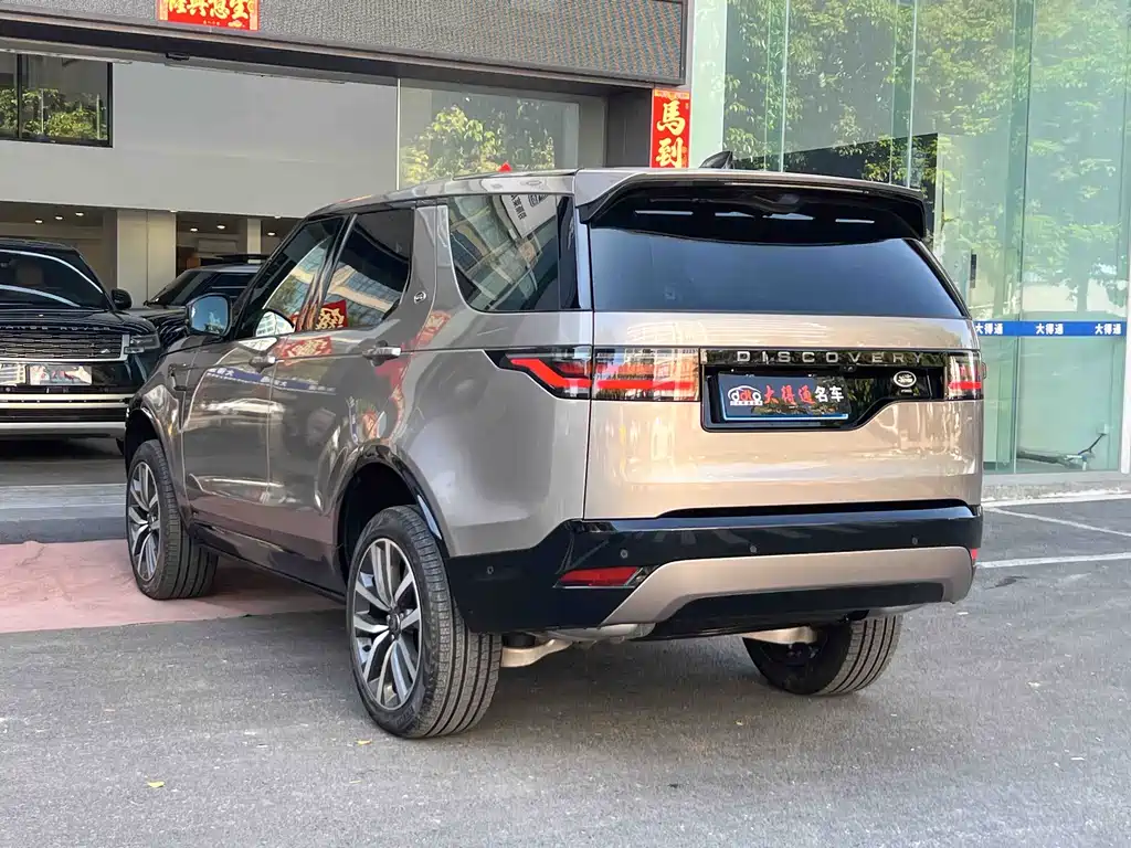 Land Rover Discovery 2022 — фото 21