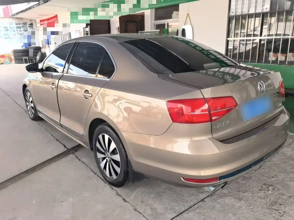Volkswagen Sagitar 2016