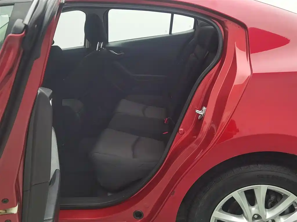 Mazda 3 Axela 2016 — фото 15