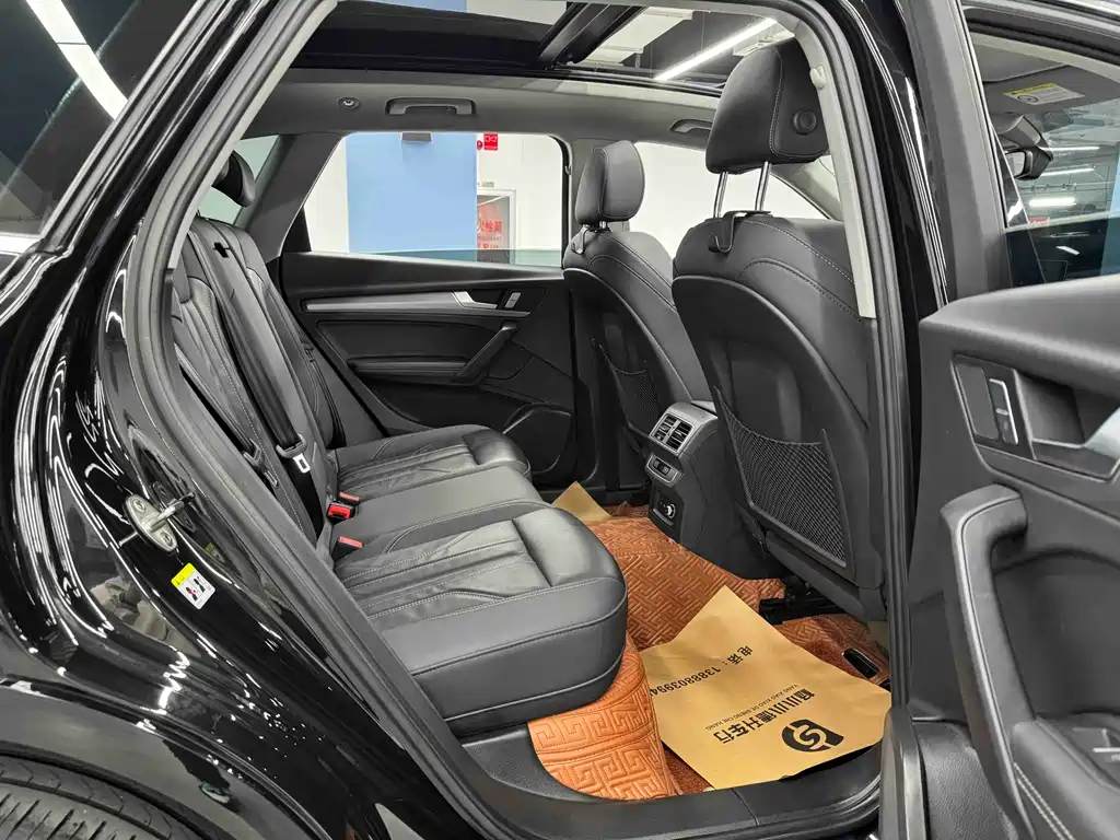 Audi Q5L 2023 — фото 27