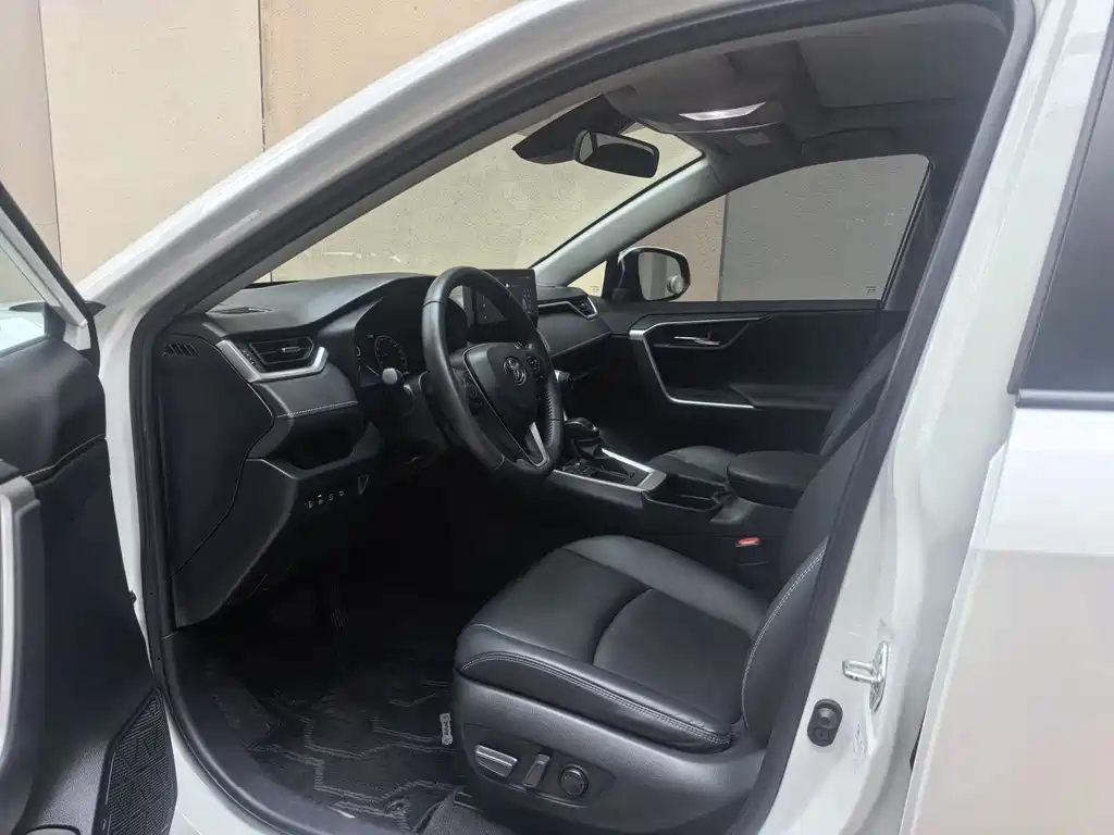 Toyota RAV4 2024