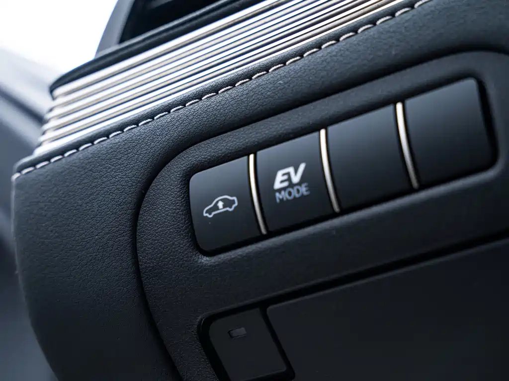 Lexus LS 2023 — фото 19