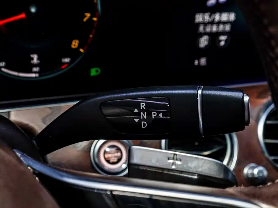 Mercedes-Benz E-Class 2022 — фото 16