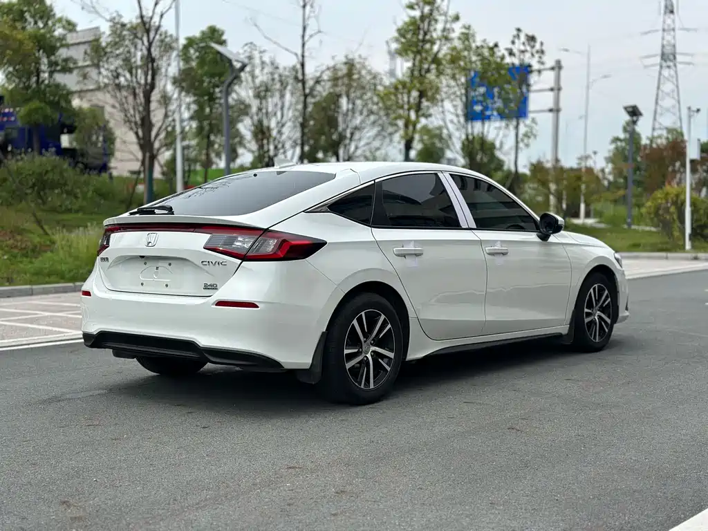 Honda Civic 2023 — фото 10