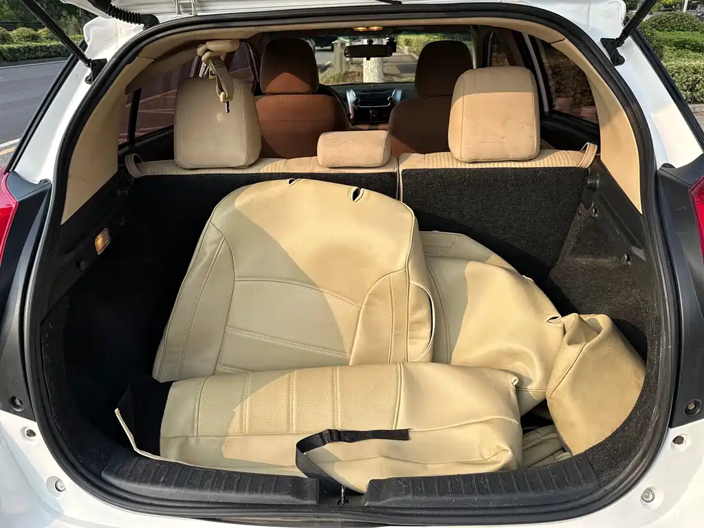 Toyota Yaris L 2014 — фото 15