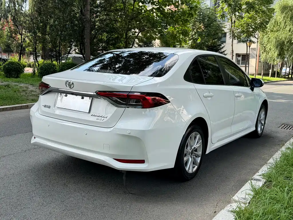 Toyota Corolla 2023 — фото 11