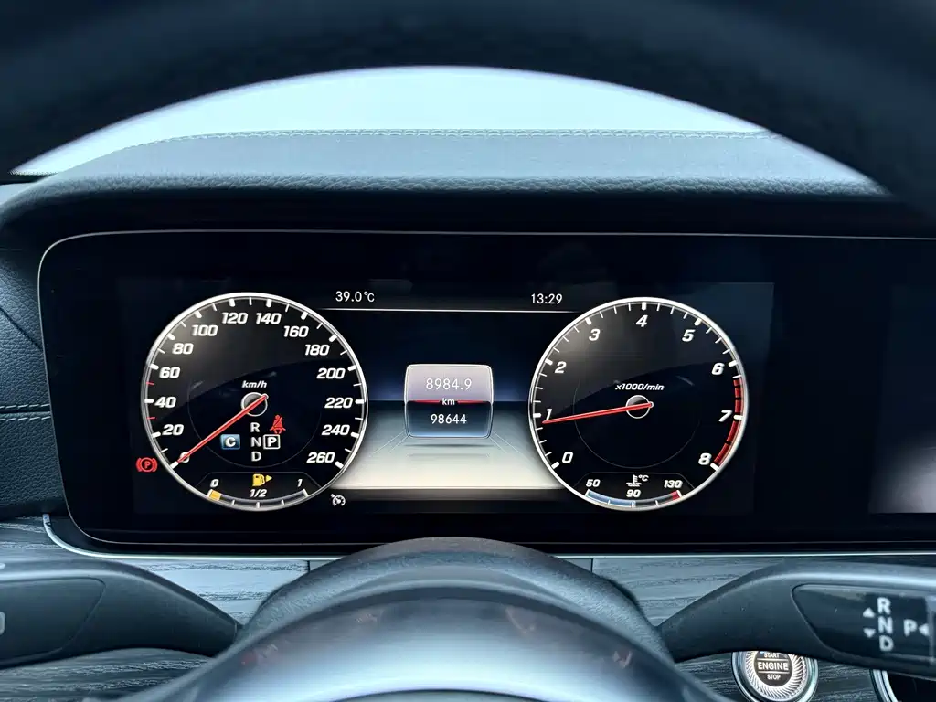 Mercedes-Benz E-Class 2020 — фото 25