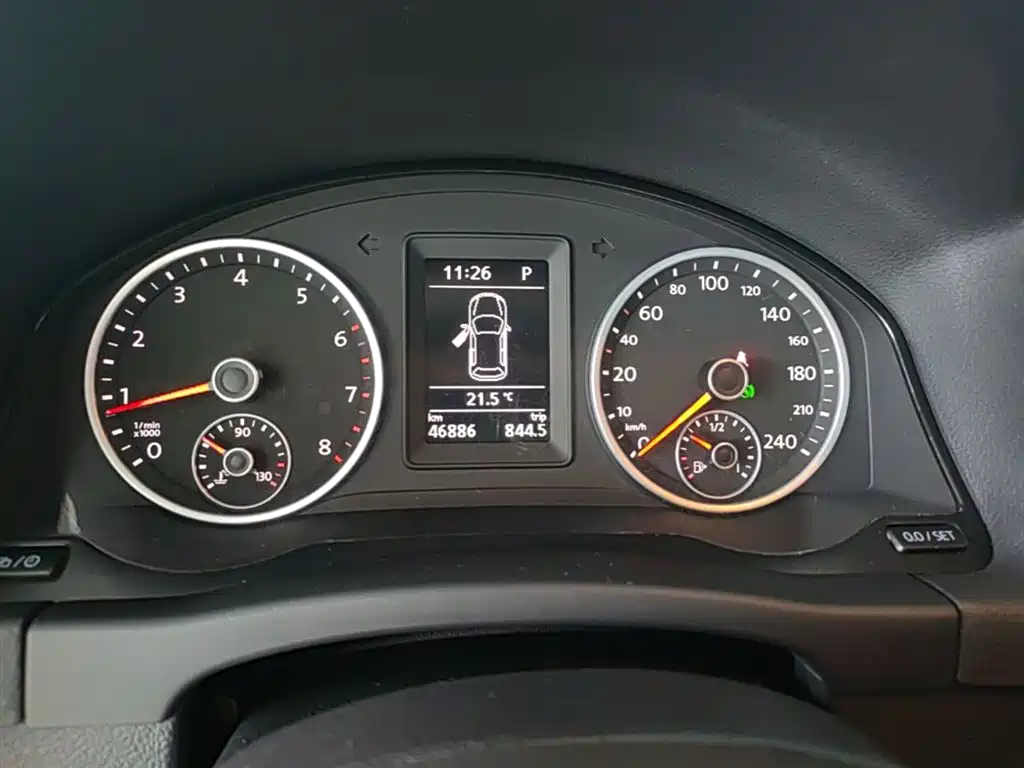 Volkswagen Tiguan 2015 — фото 12
