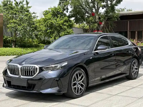 BMW i5 2024