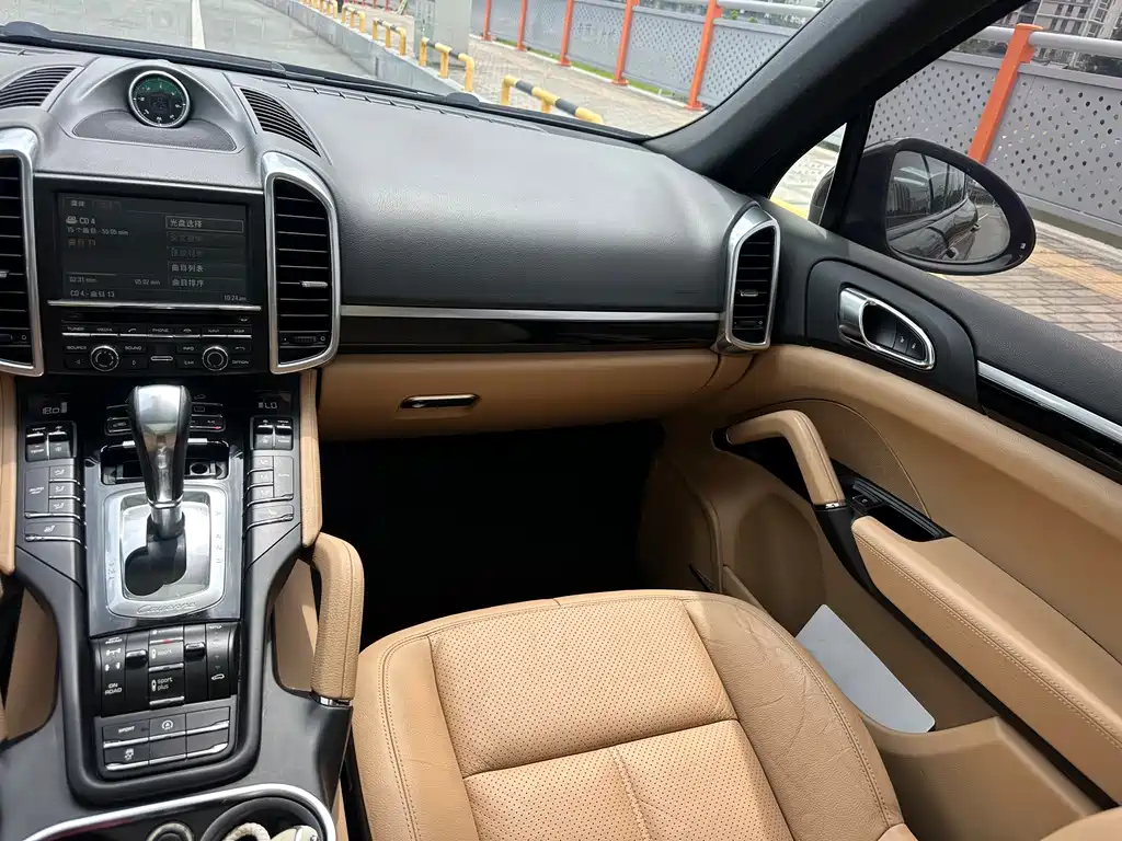 Porsche Cayenne 2015 — фото 10