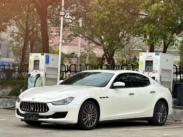 Maserati Ghibli 2021