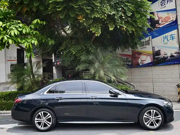 Mercedes-Benz E-Class 2022