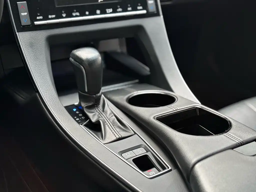 Toyota Avalon 2022 — фото 16