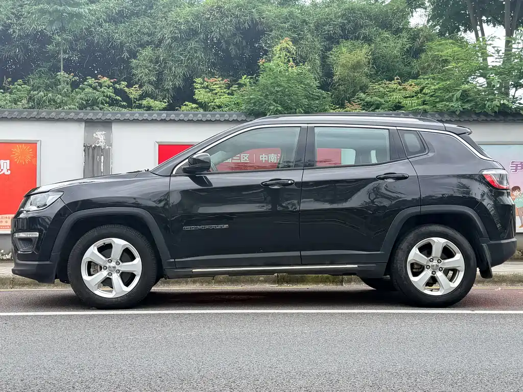 Jeep Compass 2018 — фото 3