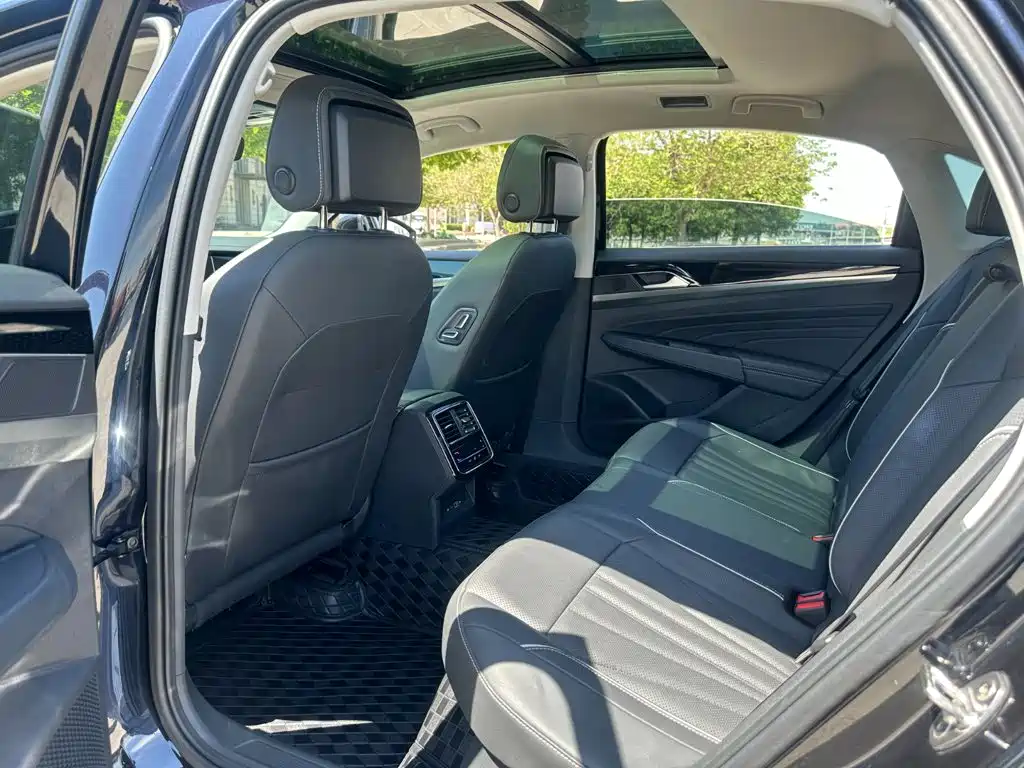 Volkswagen Passat 2024
