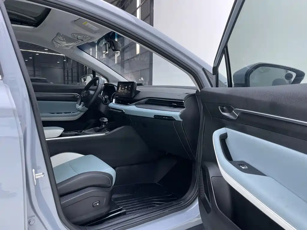 Geely Emgrand S 2024 — фото 18