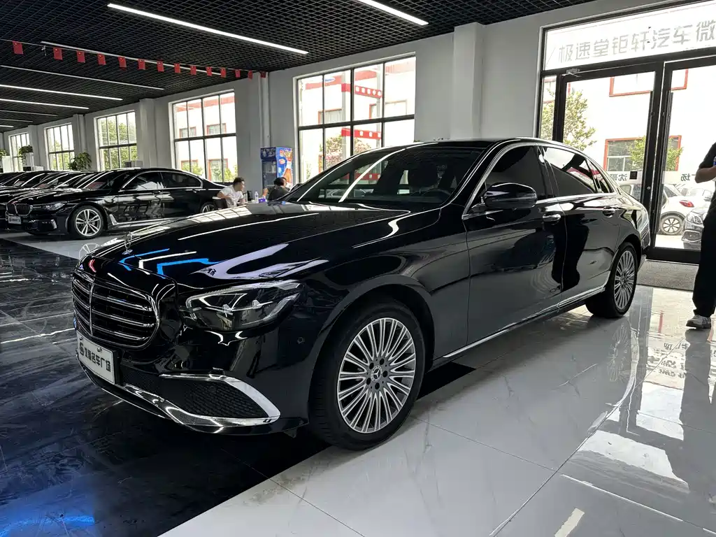 Mercedes-Benz E-Class 2022 — фото 1