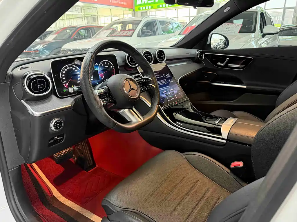 Mercedes-Benz C-Class 2023 — фото 7