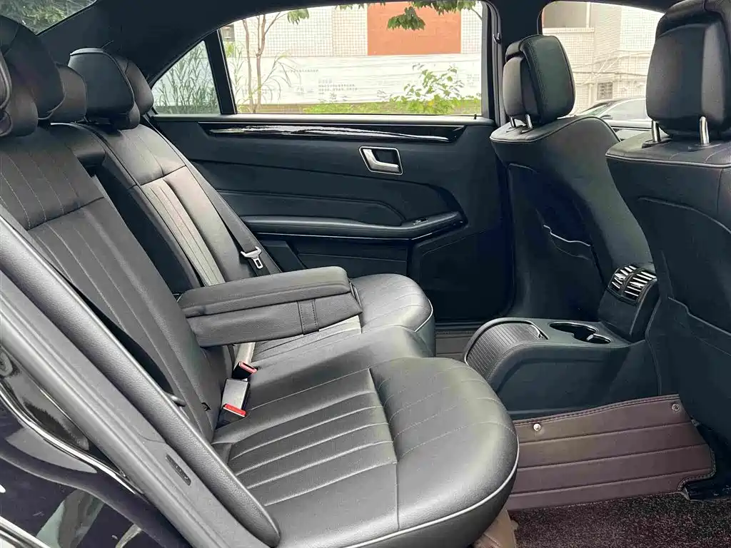 Mercedes-Benz E-Class 2015 — фото 10