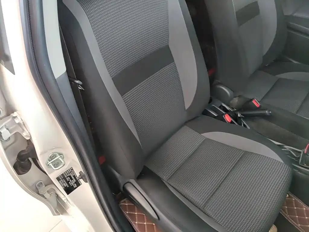 Toyota Vios 2023 — фото 25