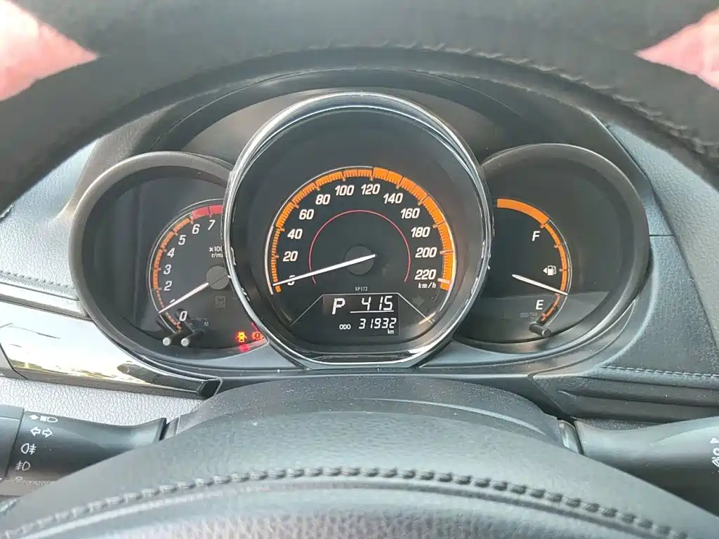 Toyota Yaris L 2023