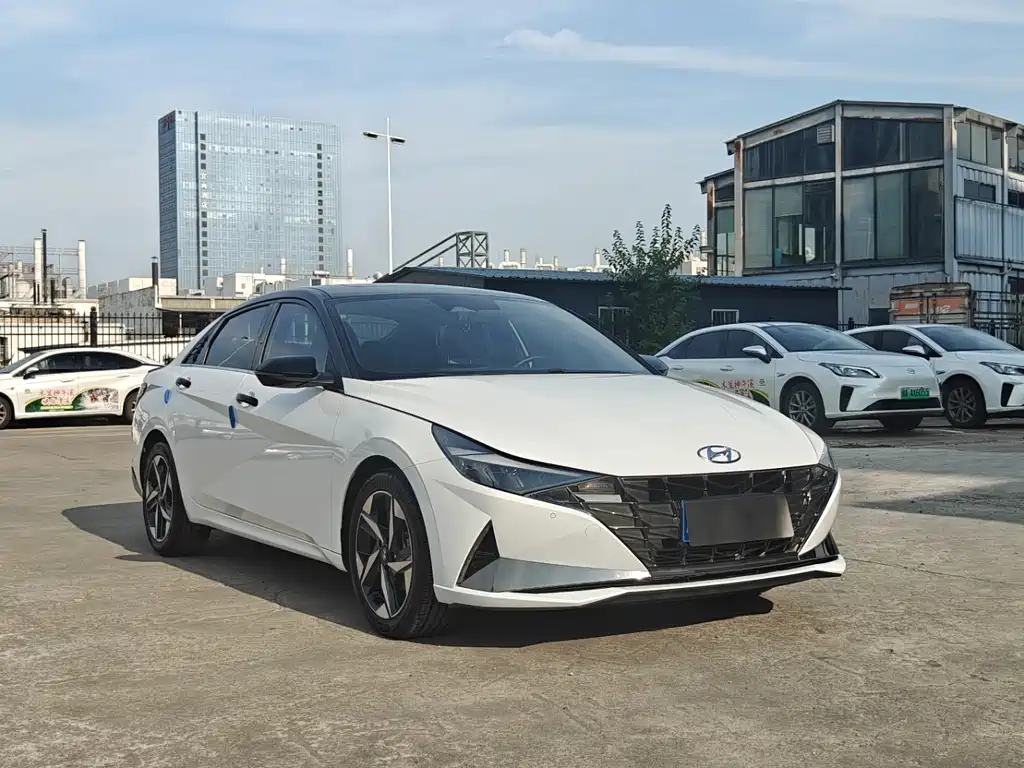 Hyundai Elantra 2023