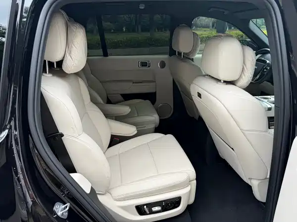 Li Auto L9 2025