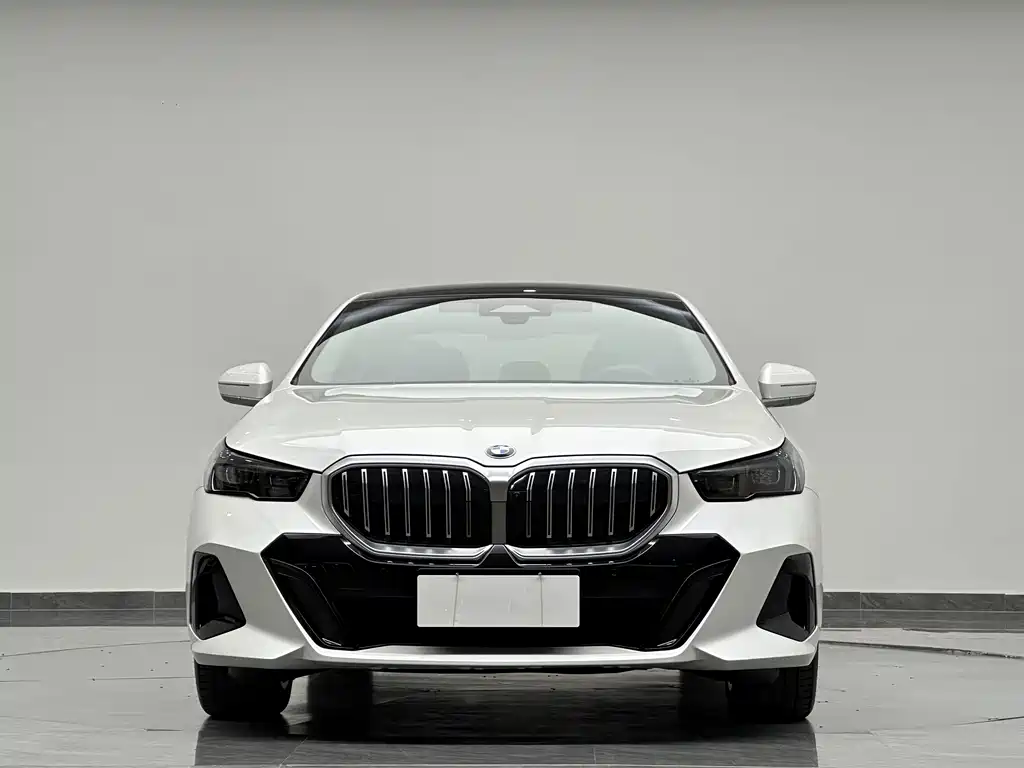 BMW 5 Series 2025