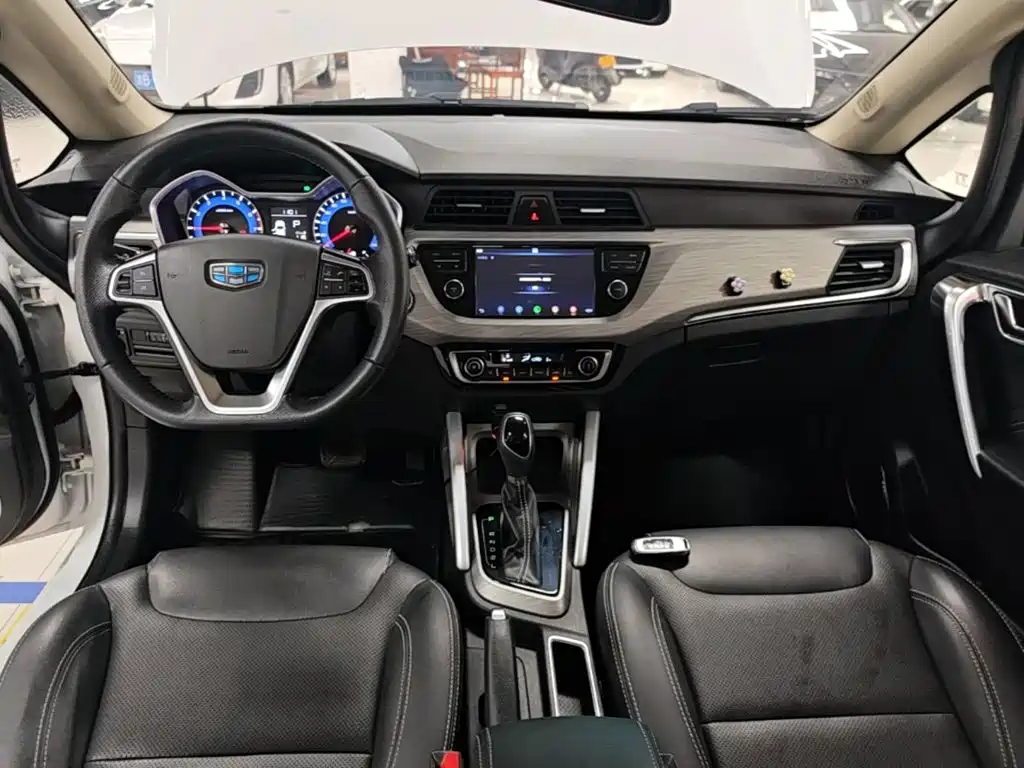 Geely Vision X3 2017 — фото 10