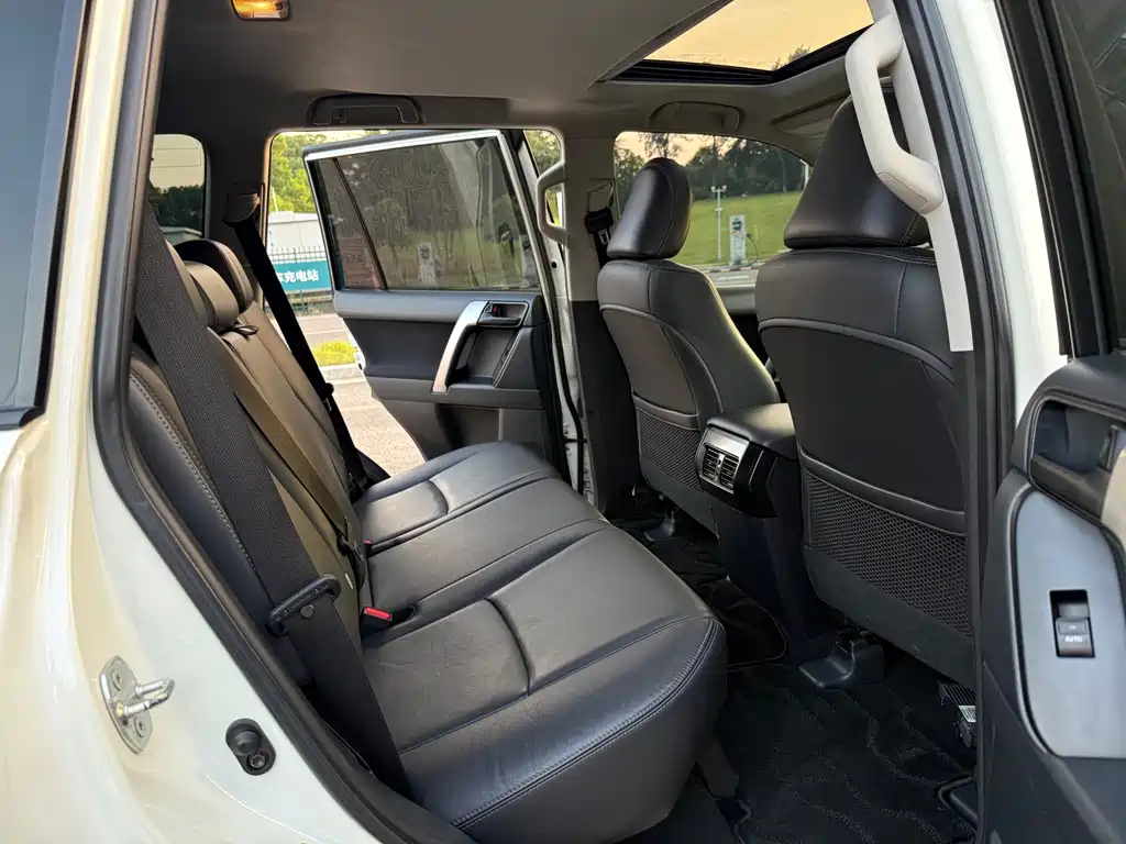 Toyota Prado 2016 — фото 12