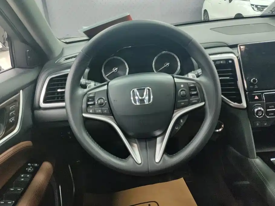 Honda UR-V 2018 — фото 15