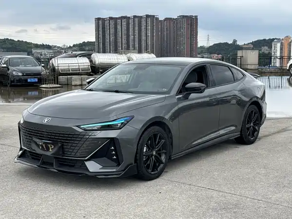 Changan UNI-V 2022