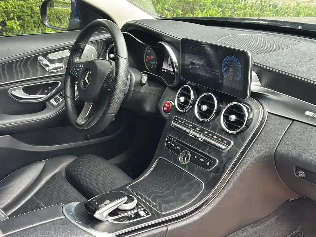 Mercedes-Benz C-Class 2018 — фото 13