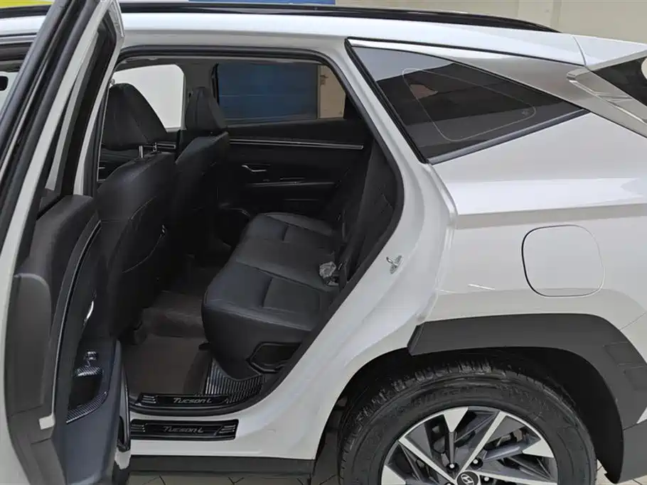 Hyundai Tucson 2023 — фото 11