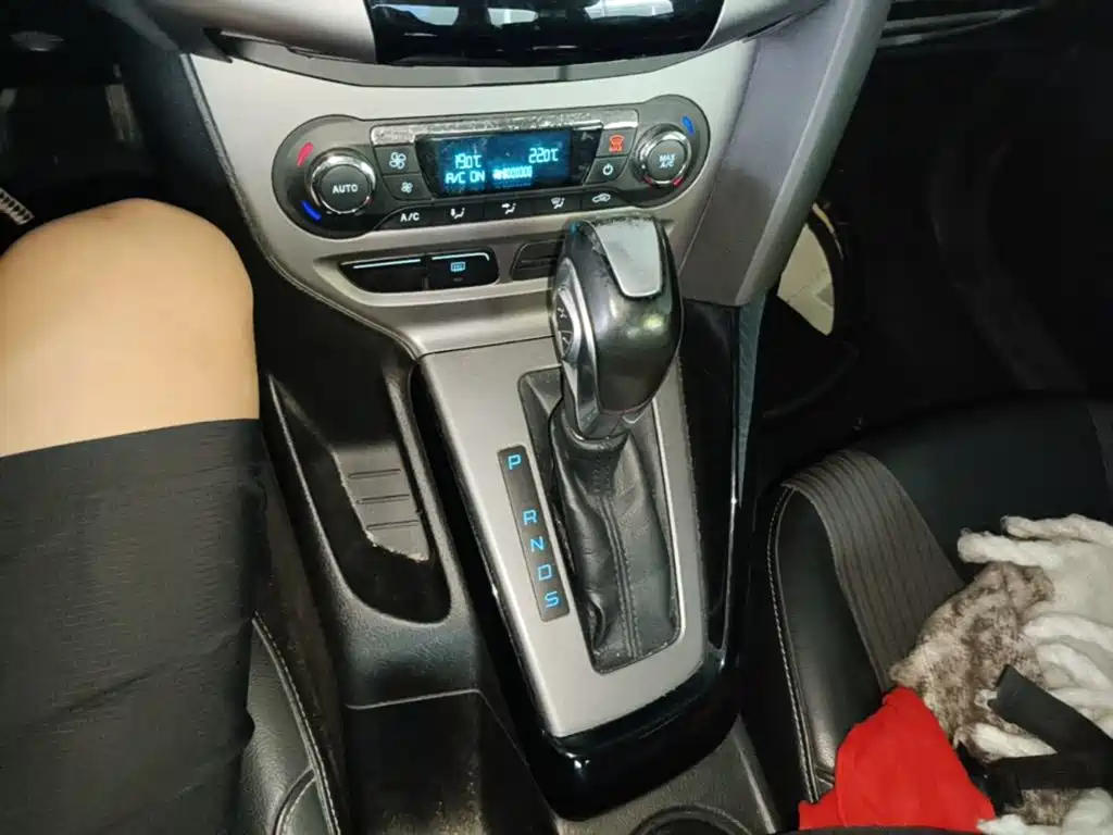 Ford Focus 2015 — фото 14