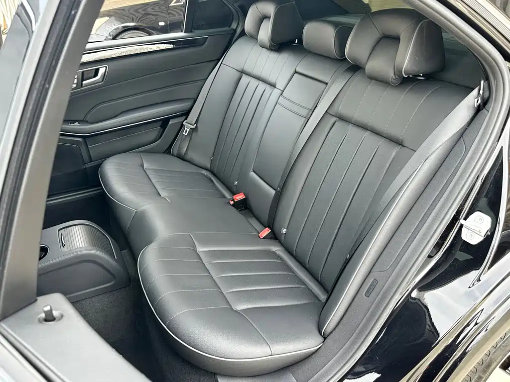 Mercedes-Benz E-Class 2017 — фото 16