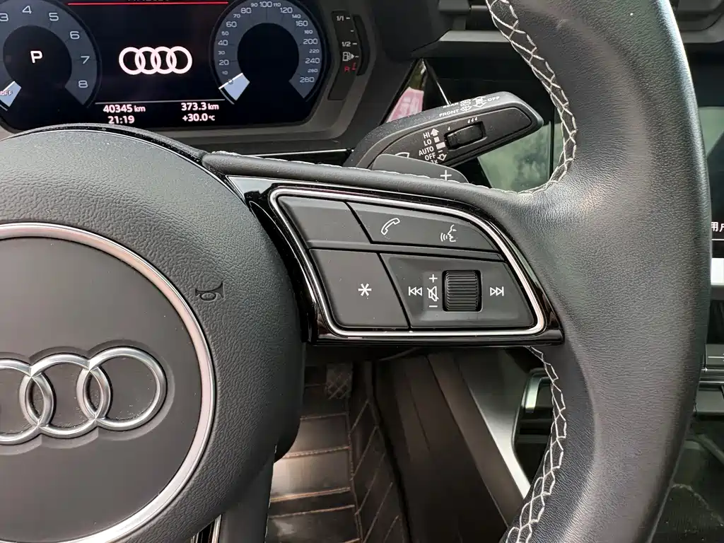 Audi A3 2023 — фото 11
