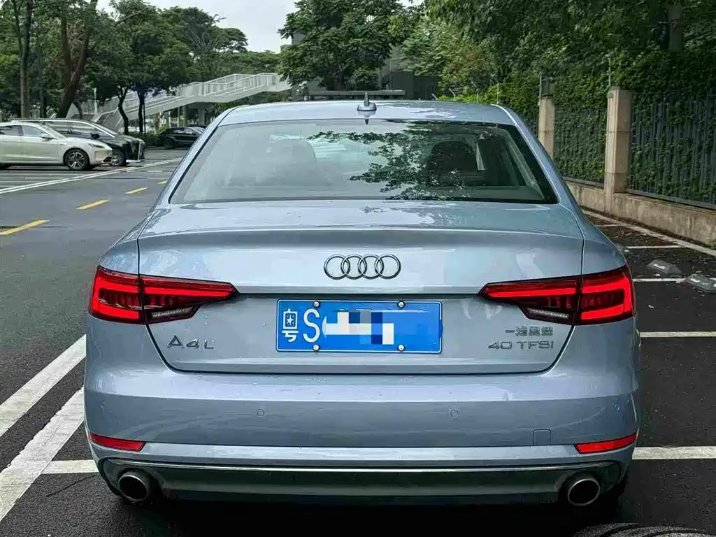 Audi A4L 2018