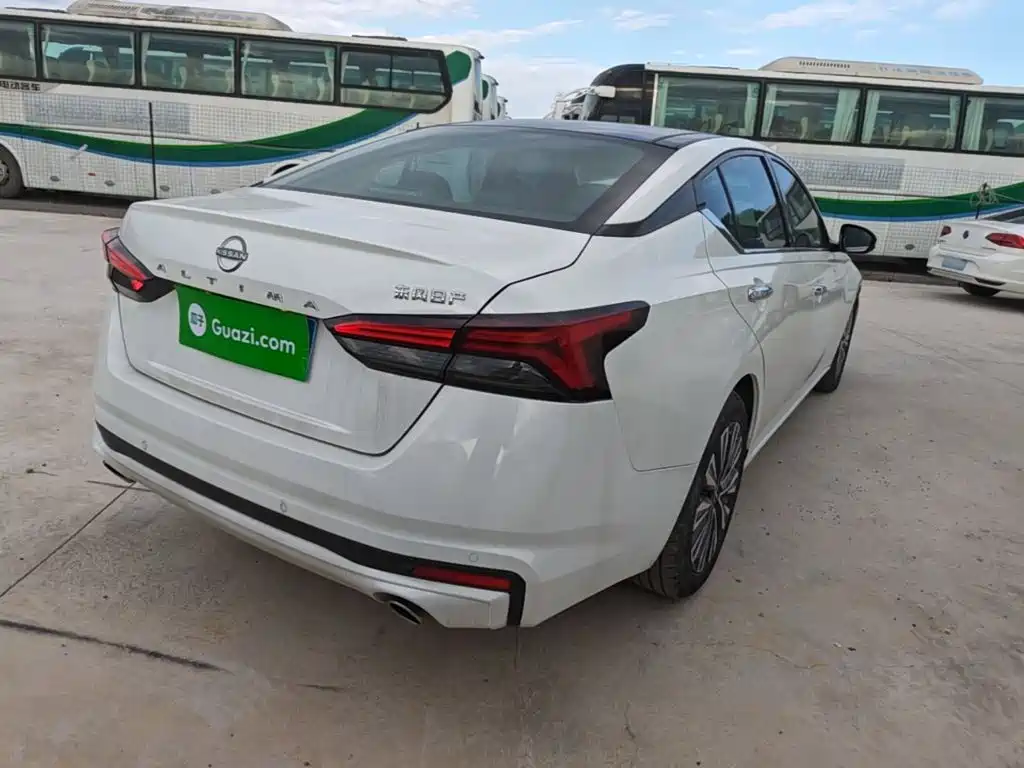 Nissan Teana 2023